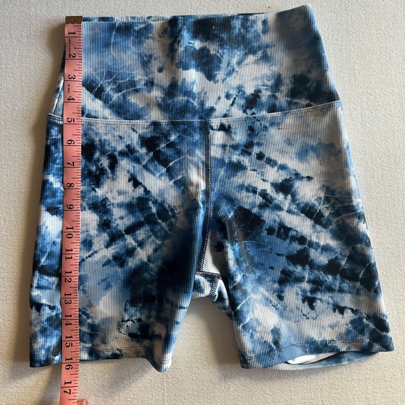 Beach Riot Tie Dye Bike Shorts Medium New With Tag - Picture 5 of 9